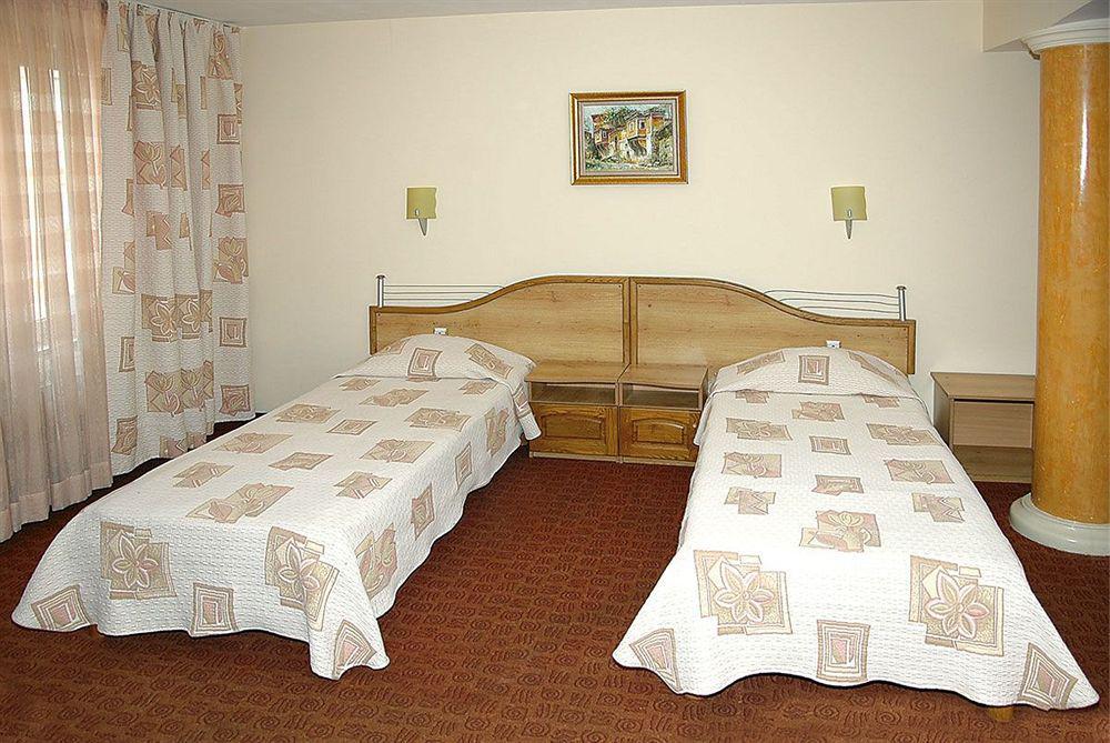 Hotel Dafi Plovdiv Esterno foto